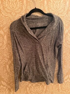 Beyond Yoga Gray Heathered Pullover with Open Collar